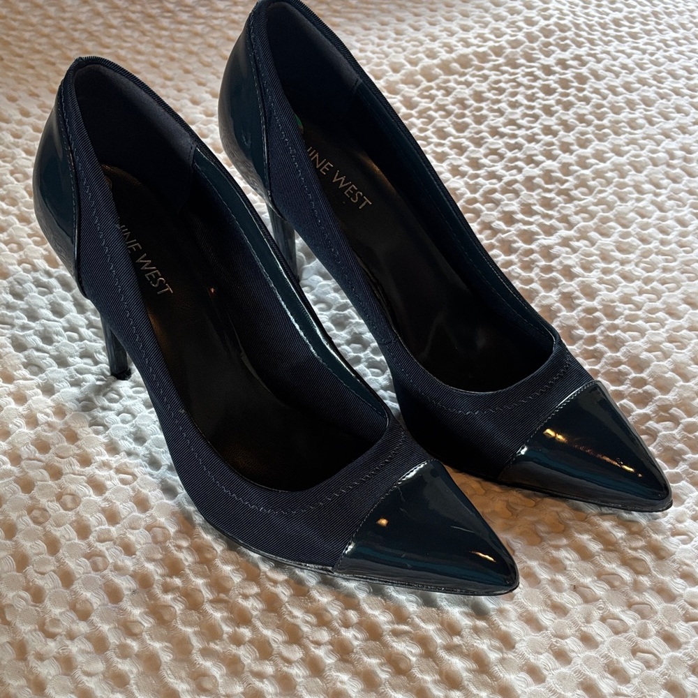 Nine West Navy and patent leather and cloth Heels